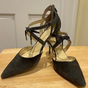 Ivanka Trump pumps in dark grey suede leather. Zipper back. 8M.